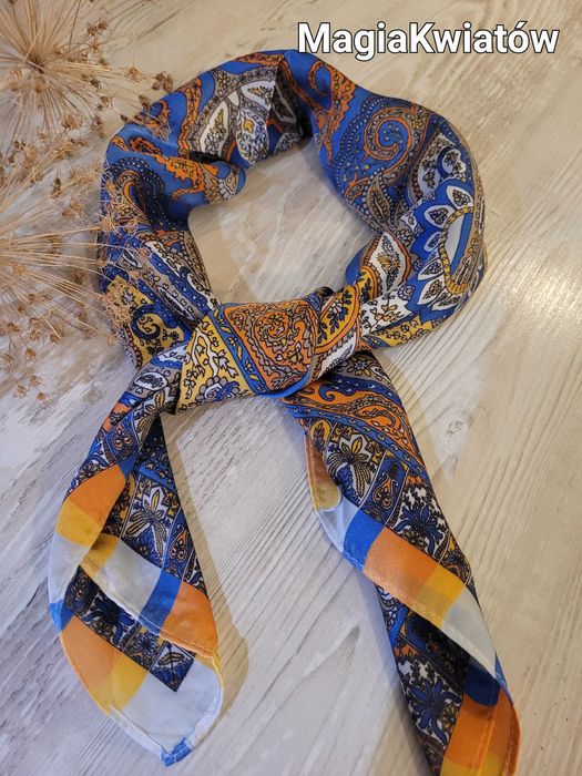 Apaszka granatowo- pomarańczowa
