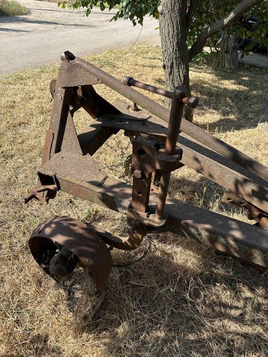 Продам плуг трьохкорпусний