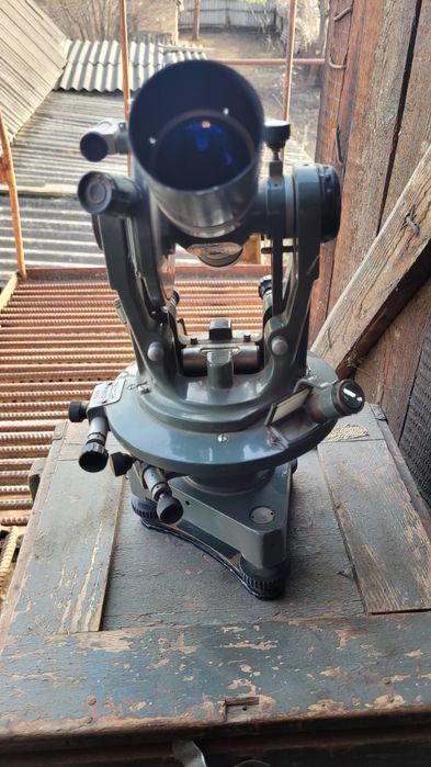 Продам нивелир Новый