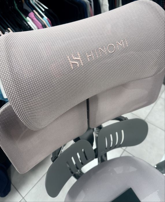 Krzesło ergonomiczne Hinomi. Solidna konstrukcja. Wiele funkcjii