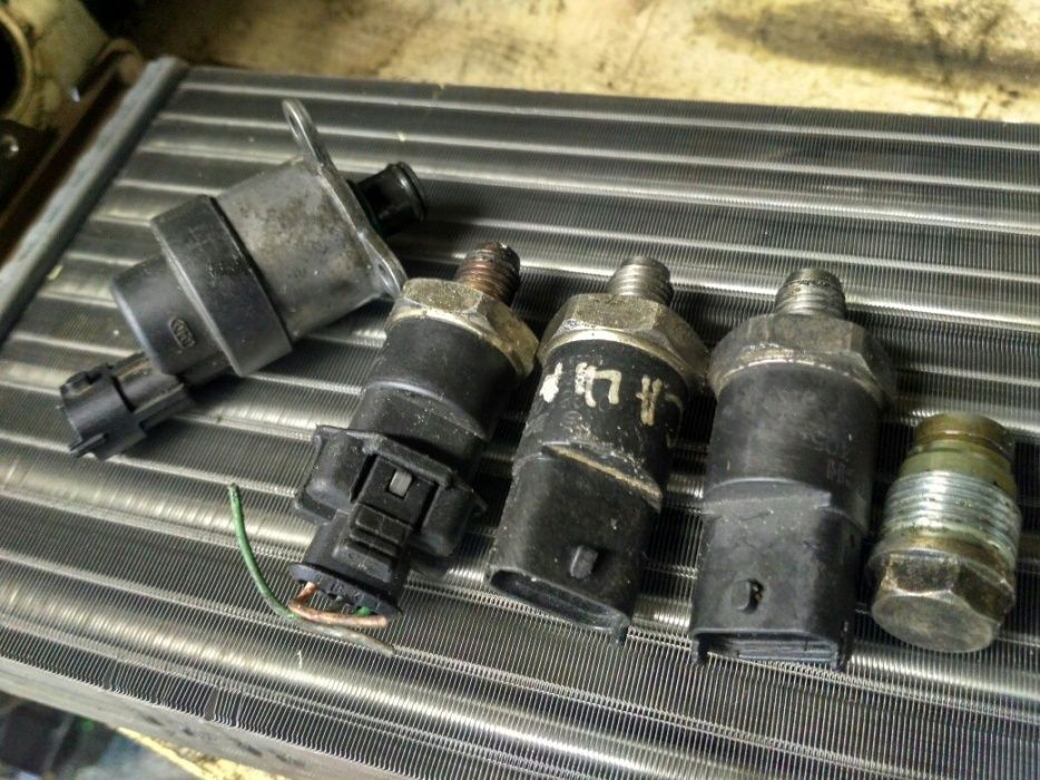 клапан датчик рейки аварийного сброса виваро трафик трафік vivaro 1.9