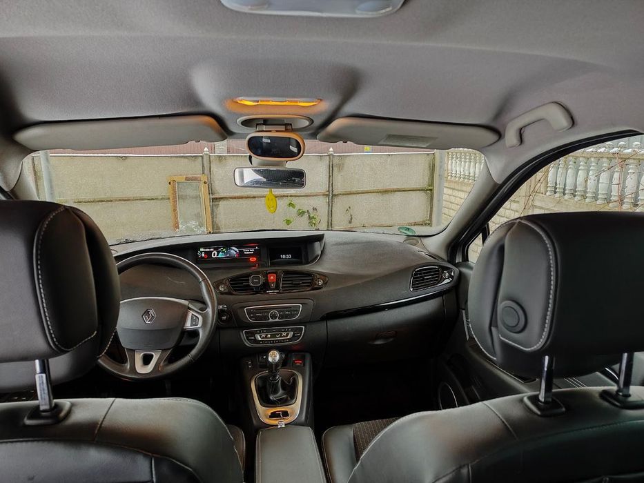 Продам своє авто Рено Сценік 2011 року.