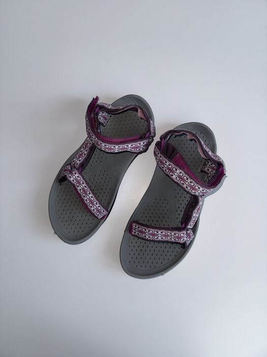 Спортивні сандалі teva