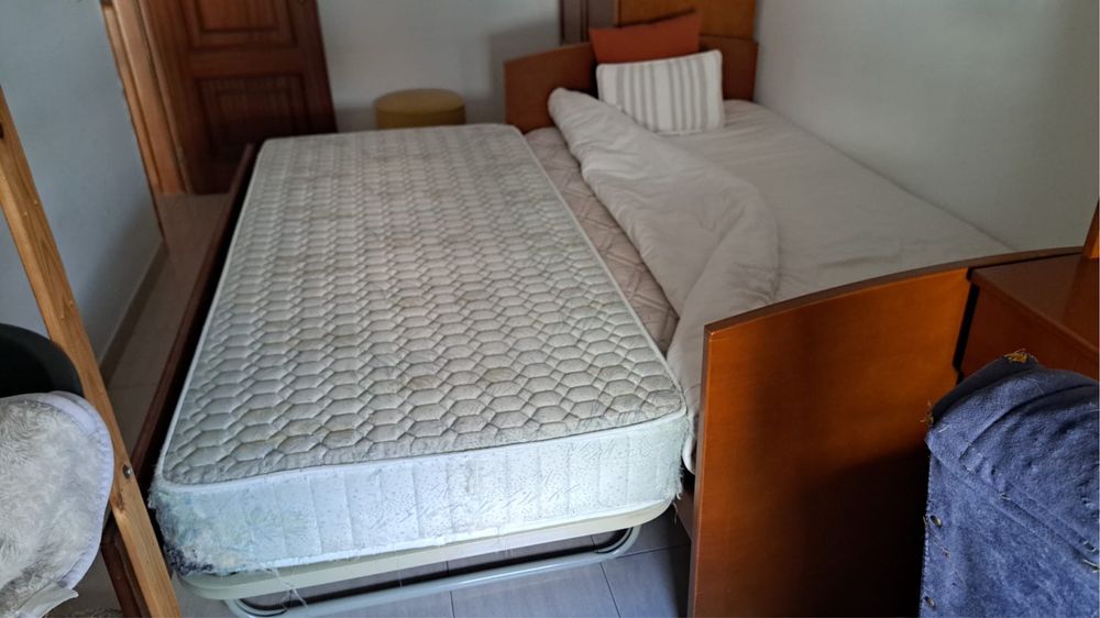 Cama de solteiro com gaveta