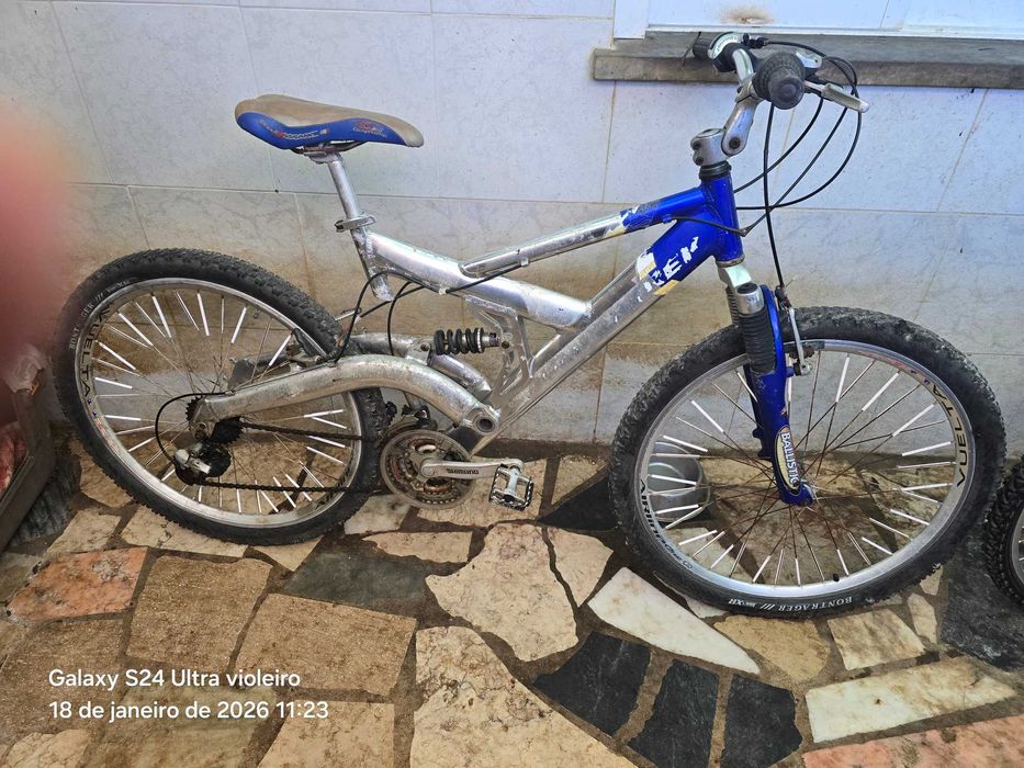 Bicicleta de montanha em aluminio
