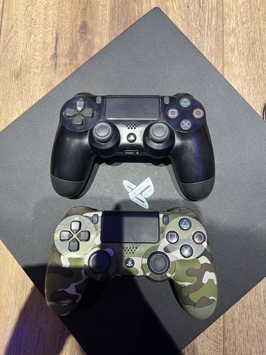 PlayStation 4 Pro 1TB + Повний комплект PS VR + 2 геймпади