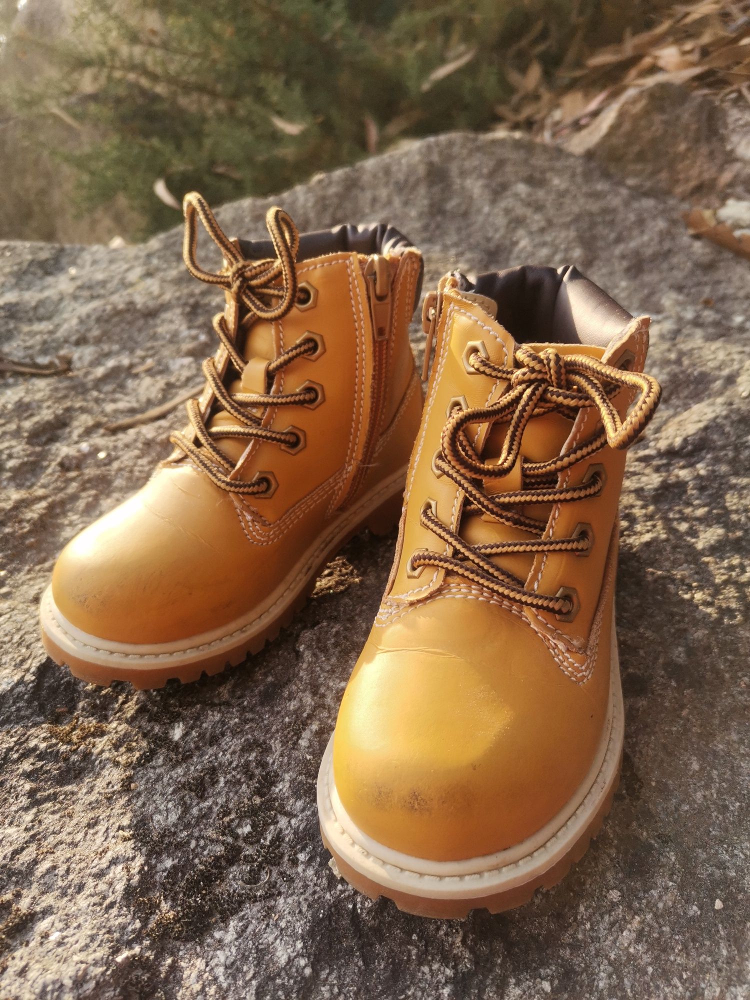 Botas de crian a amarelas seaside Esposende Marinhas E Gandra