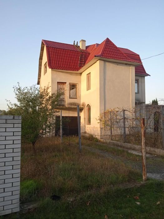 Дача и дачный участок в СТ(Лазурное), С.Процев 40км от Киева