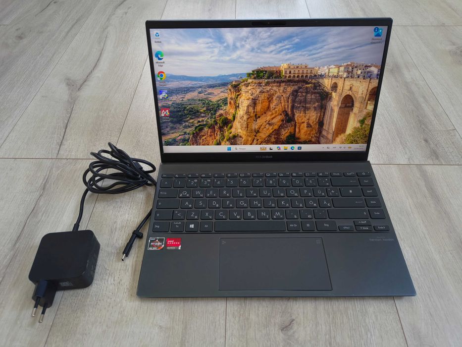 Ультрабук ASUS ZenBook 14 UM425I | Ryzen 7 4700U / 16GB / 1TB SSD | Нова АКБ та SSD
