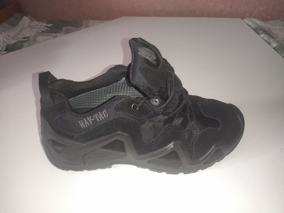 Тактические кроссовки чёрные 42 размер.