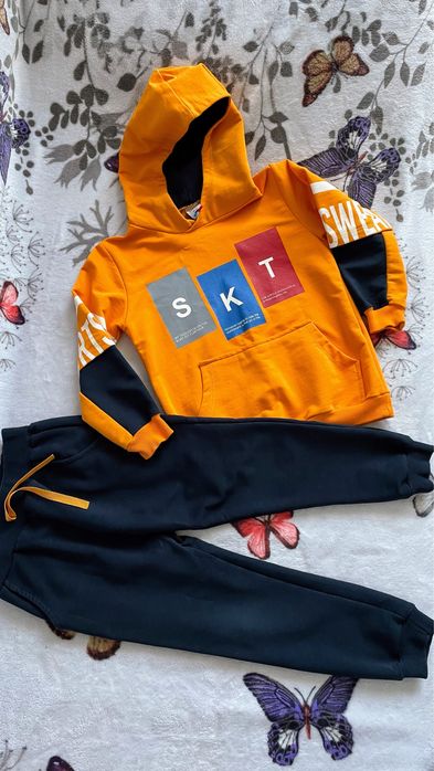 Костюм, 116см + курточка!