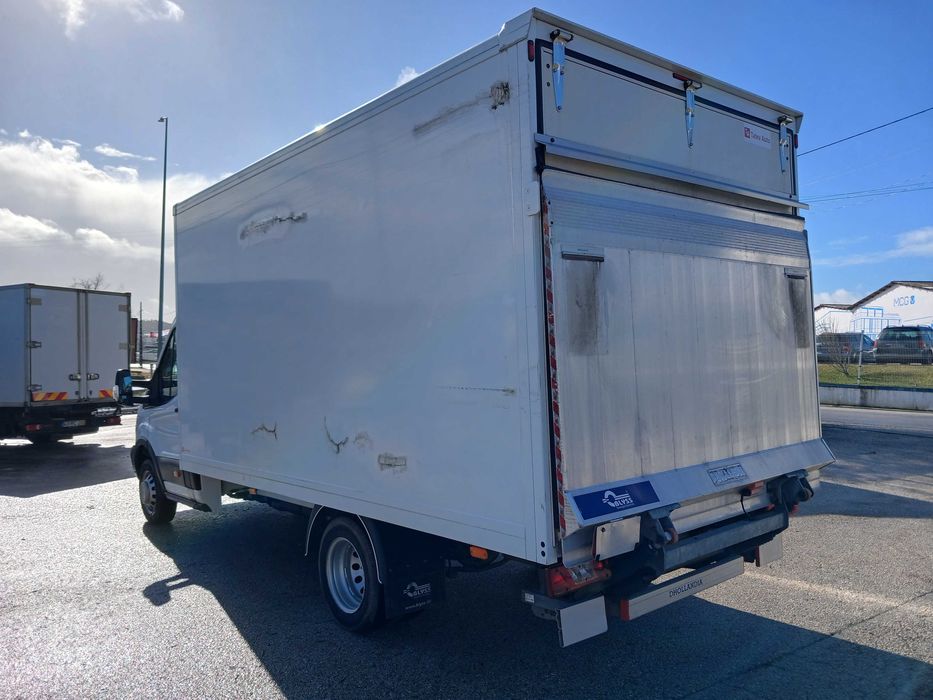 Ford Transit 350-130 ano 2019