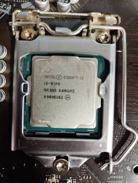 Продам комплект: материнська плата MSI H310M PRO-VDH + Intel Core i3-8100 + 16 ГБ DDR4 + DeepCool GAMMAXX 200T.