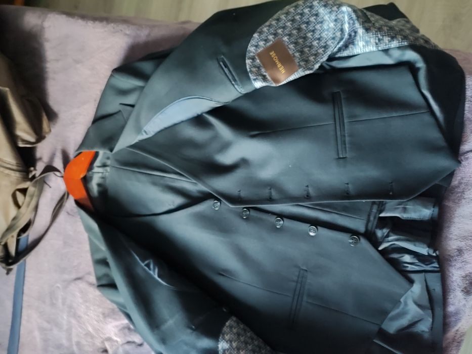 Костюм чоловічий чорний, тройка