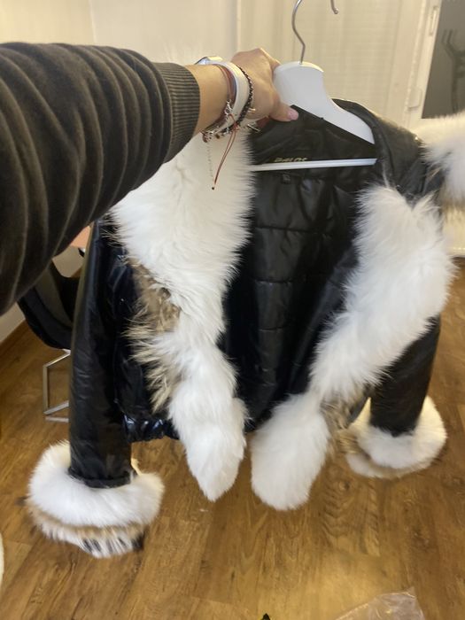 Kurtka z kapturem i lisem