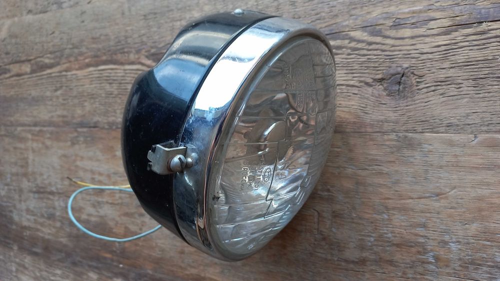 Фара передняя на мотоцикл