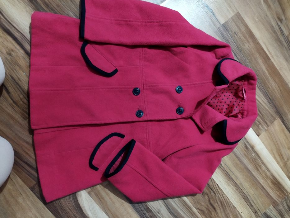 Płaszczyk dziewczęcy malinowy kolor roz.122