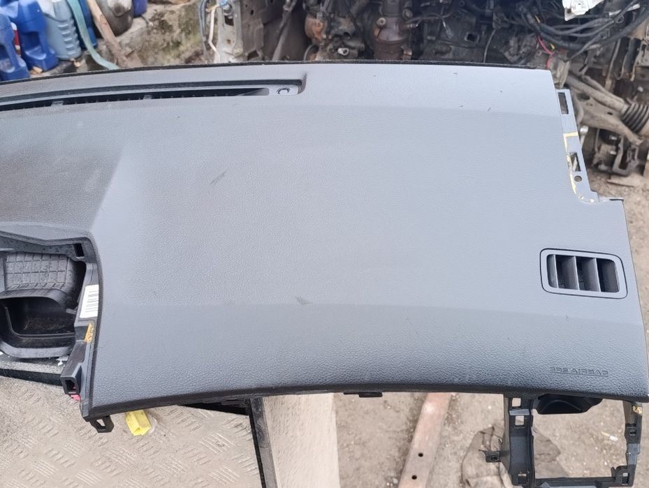 Продам панель Toyota Corolla 2012