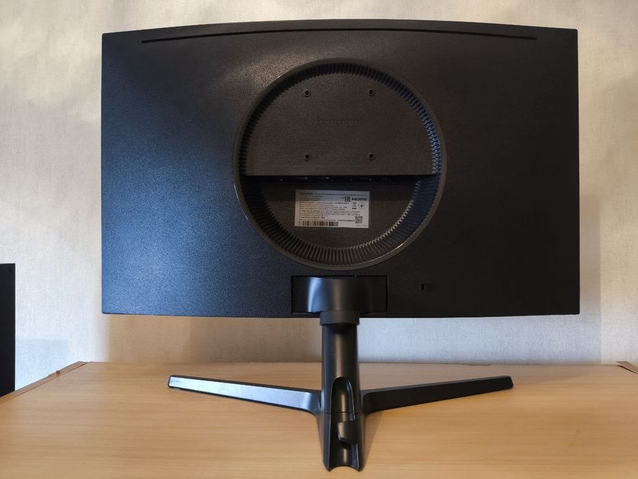 Samsung CRG5. Игровой