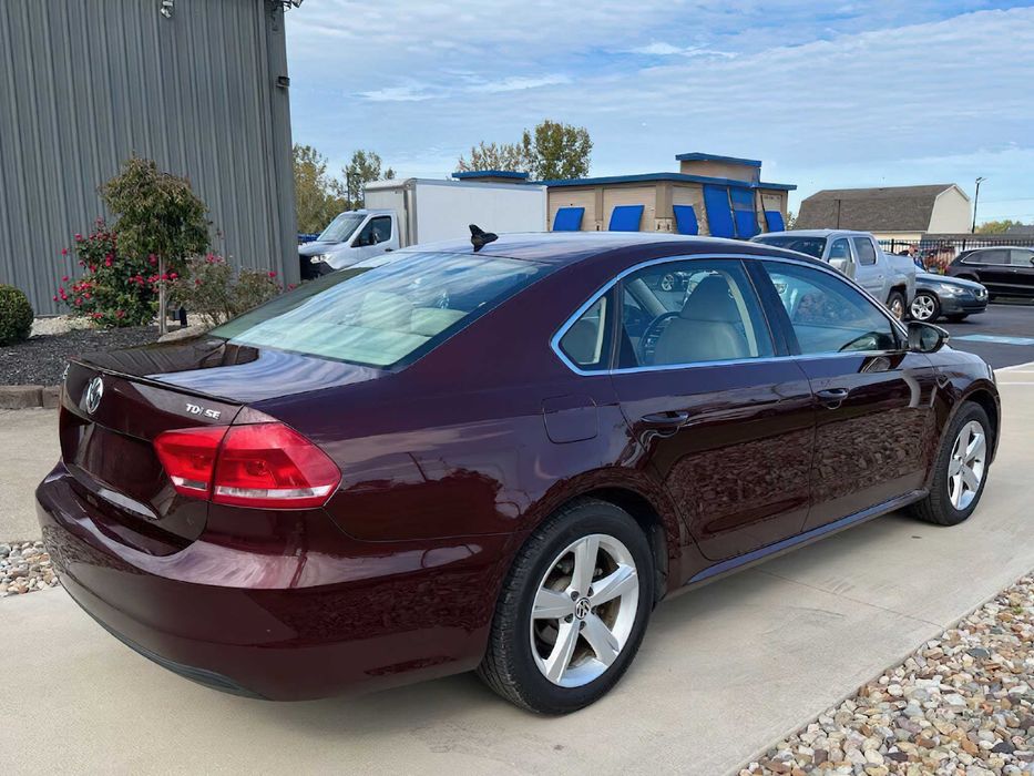 Volkswagen Passat      2013