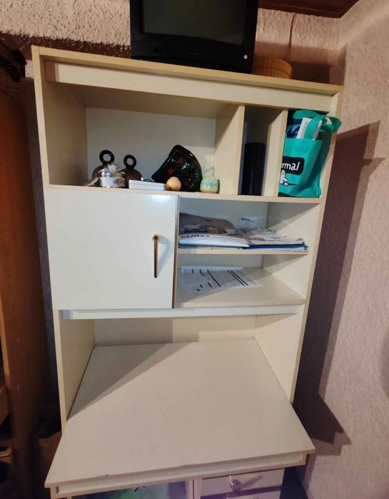 Estante secretária com banco