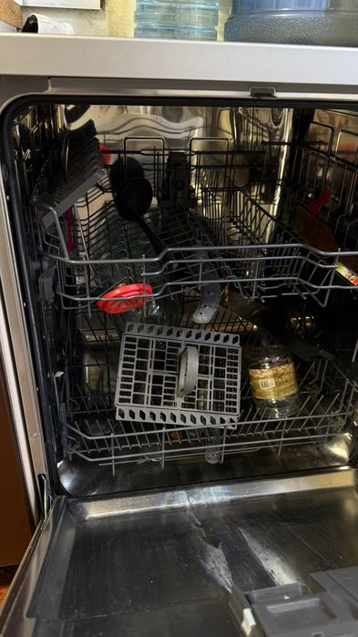 Посудомийна машина whirlpool