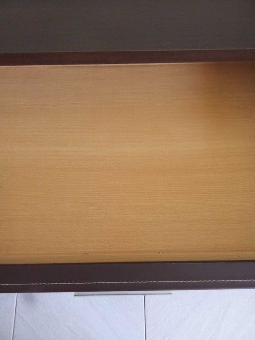 Móvel com muita arrumação.