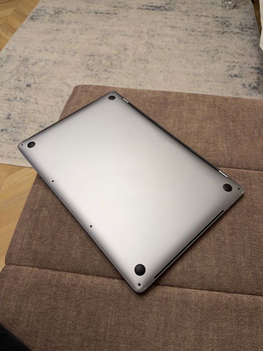 Macbook pro 15 2018 / 2019 i7 / 16gb / 512gb/ Radeon Pro 4 ГБ 92% АКБ