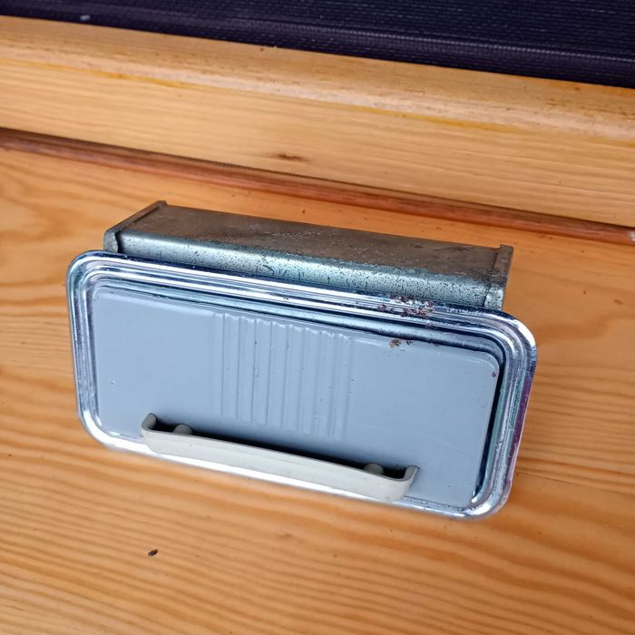 Popielniczka samochodowa, retro