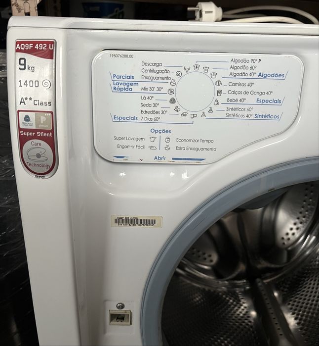 Máquina de Lavar Roupa Hotpoint Ariston AQ9F 492 U 9kg