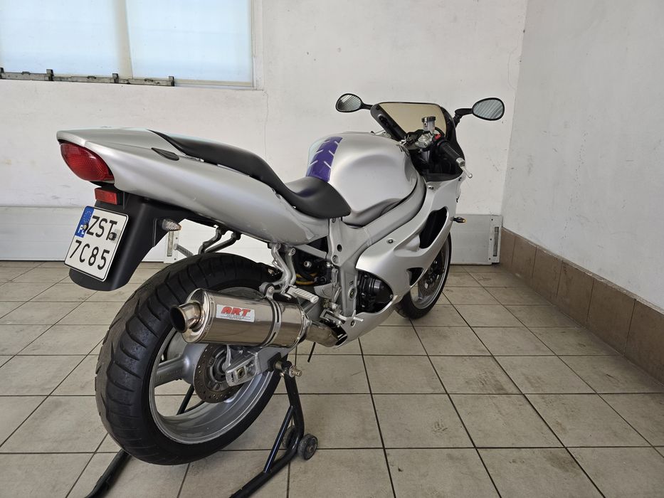 Triumph TT600 rok 2004