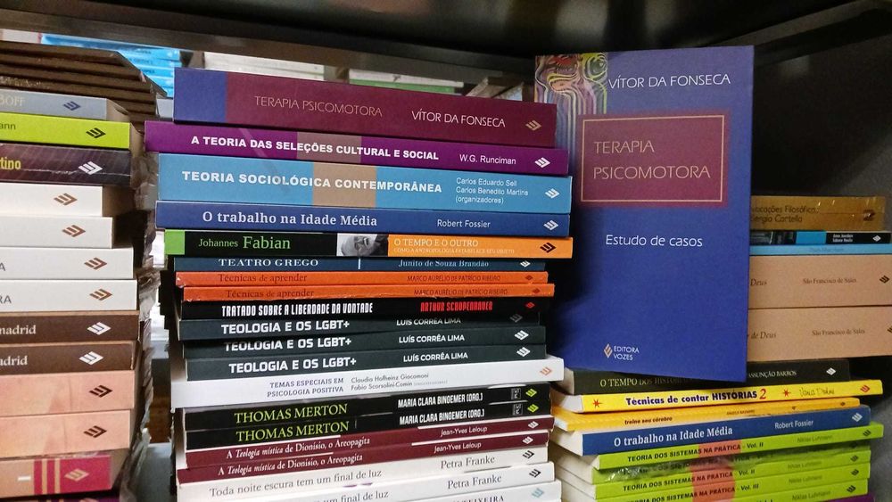 Psicologia  - Cerca de 200 livros para reiniciar as aulas