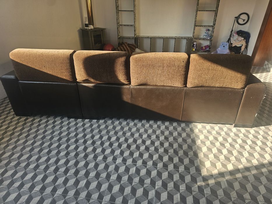 Chaise longue grande- desocupar com urgência