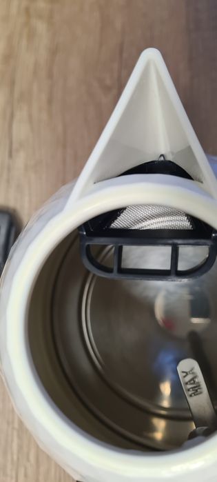 Czajnik DeLonghi Brillante 1,7l biały oryginalne opakowanie