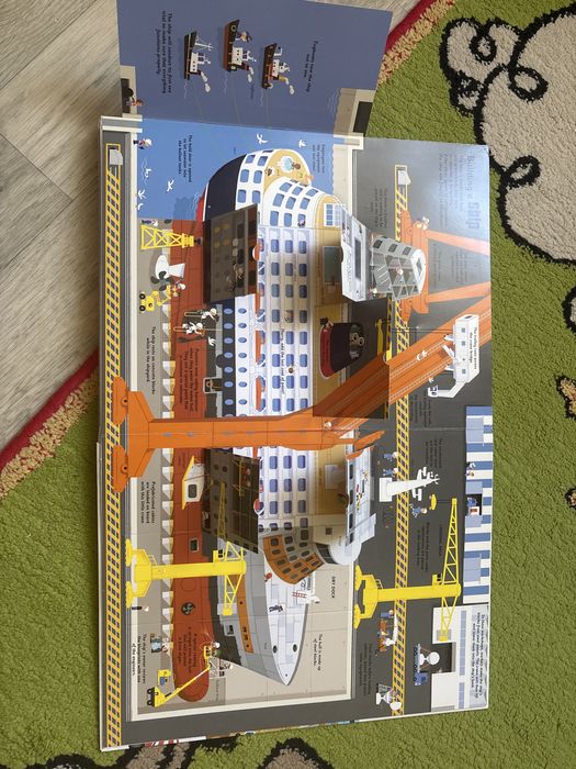 Дитяча книга про будівницво літаків, мостів, метро з рухомими елемента