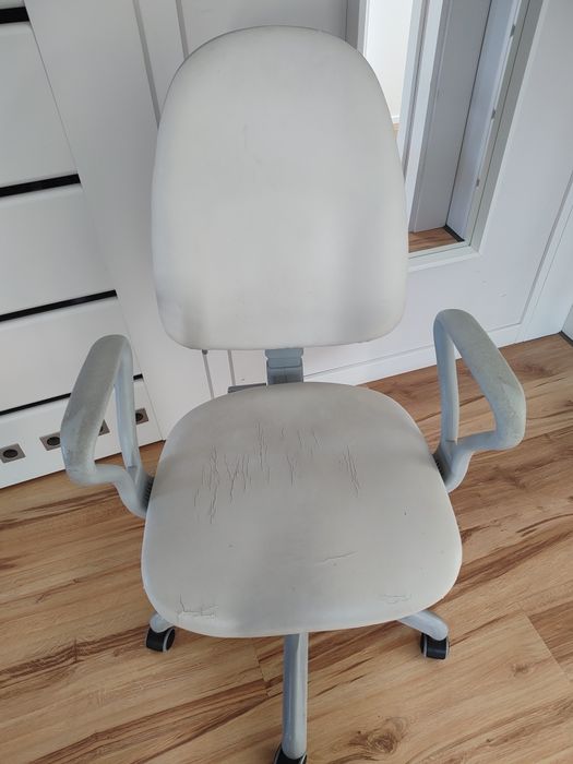 Oddam krzesło viurowe, ktoś potrzebuje?