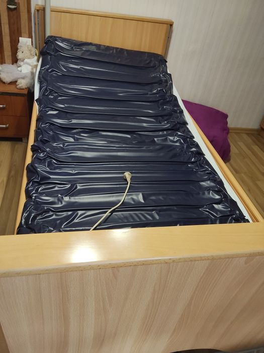 Materac przeciwodleżynowy elektryczny j.nowy