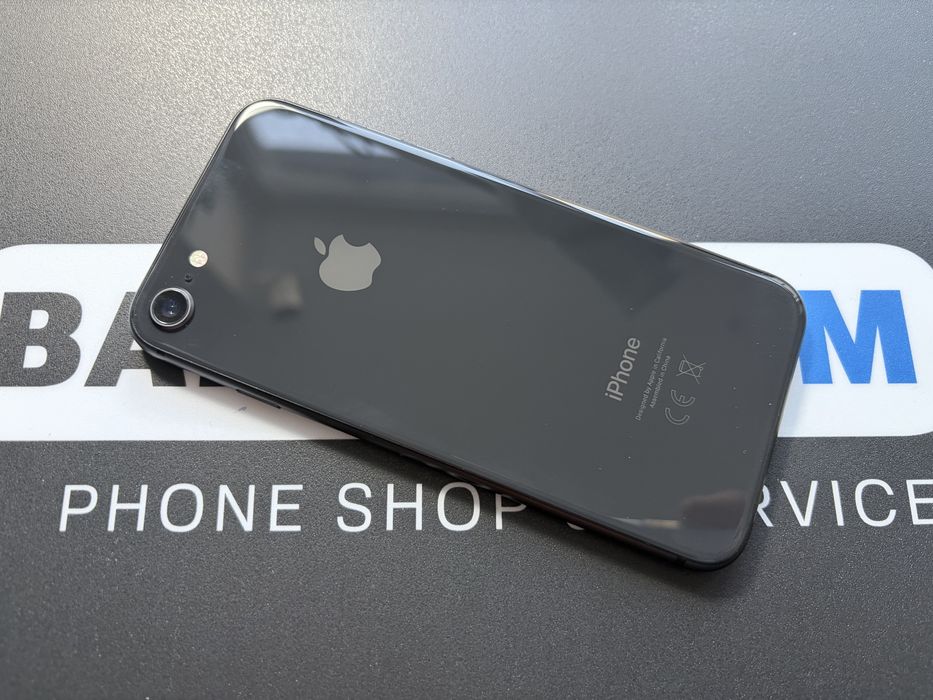 Ladny Apple iphone 8 64GB Black