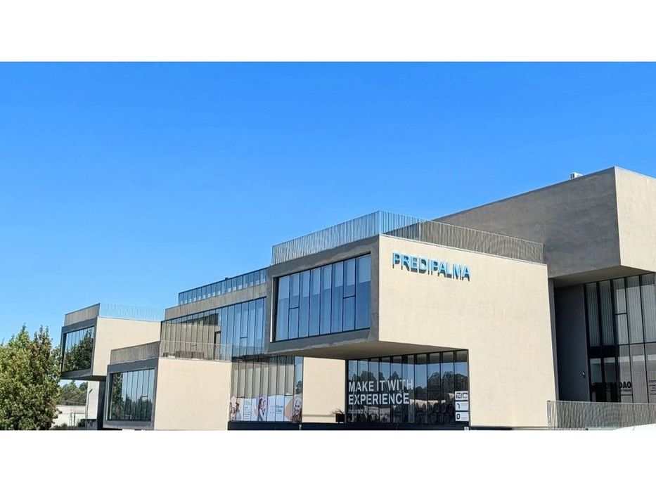 Escritório novo na zona industrial de Gemunde