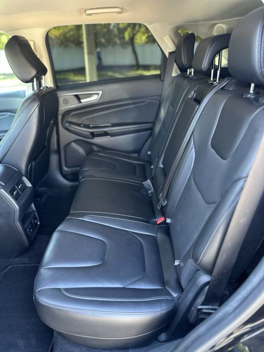 Ford Edge titanium