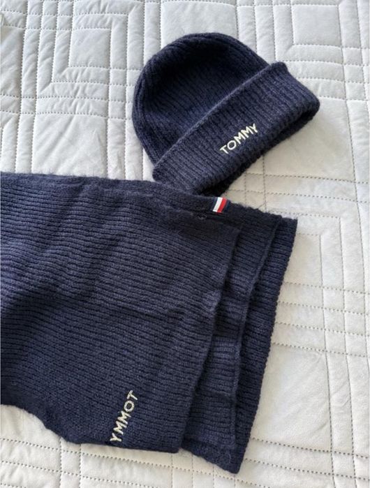 Набор tommy hilfiger шапка шарф