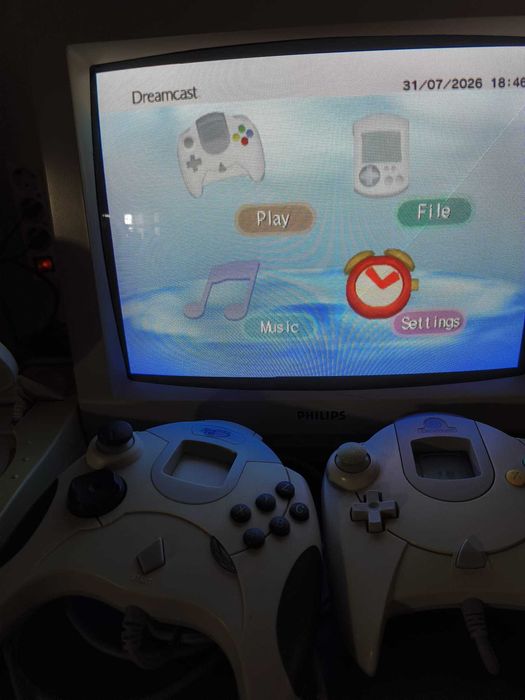 ConsolSega Dreamcast + Philips CM8833 RGB + 2 Comandos + VMU + Rumble Packa de jogos