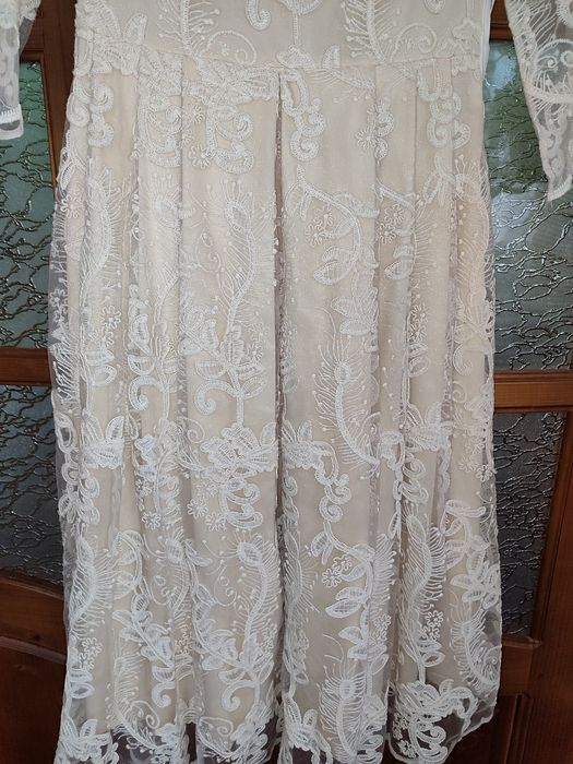 Нова мереживна сукня