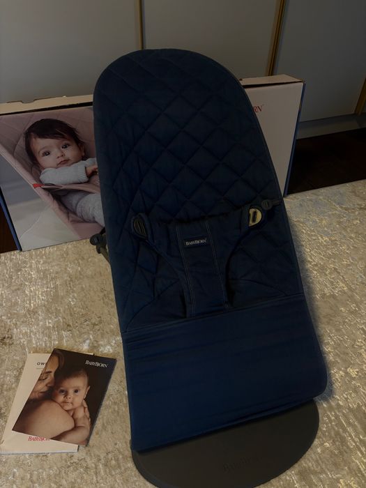 Leżaczek bujaczek babybjorn