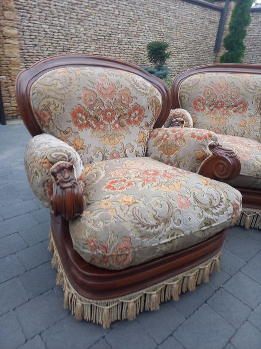 Диван та 2 крісла.Італія