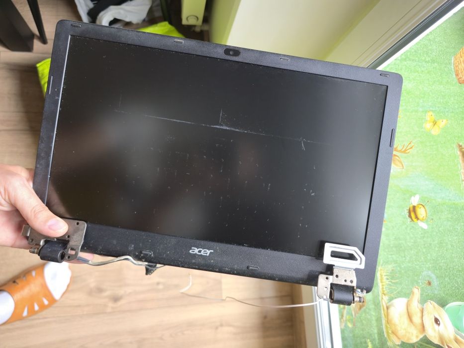 Matryca full hd 15,6 z Obudową i zawiasy Acer E5-572 Full HD 15.6