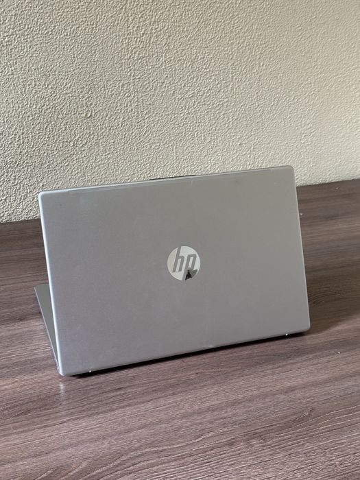 Ноутбук HP 2023 512 ssd, 8 ядер, 8gb ddr4 10 циклов Акб