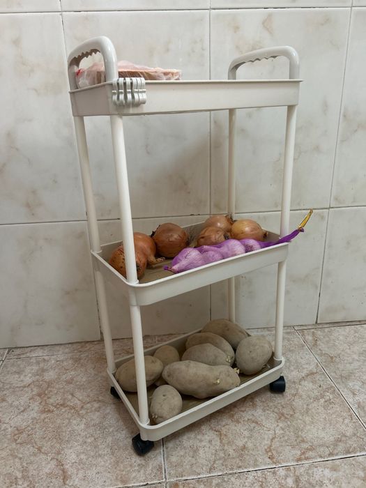 Етажерка стелаж для салону краси дачі будинку