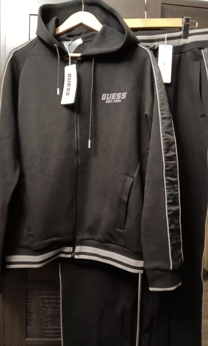 Чоловічий костюм GUESS original  розмір L