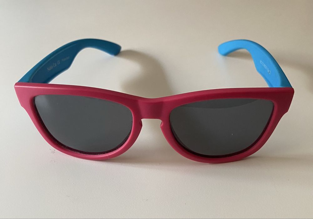Oculos de sol de crianca